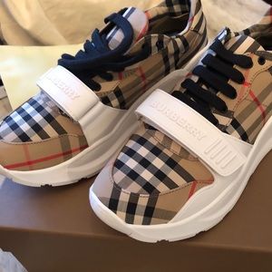 Burberry Women’s Sneakers sz 39 fits like 38.5 NEW